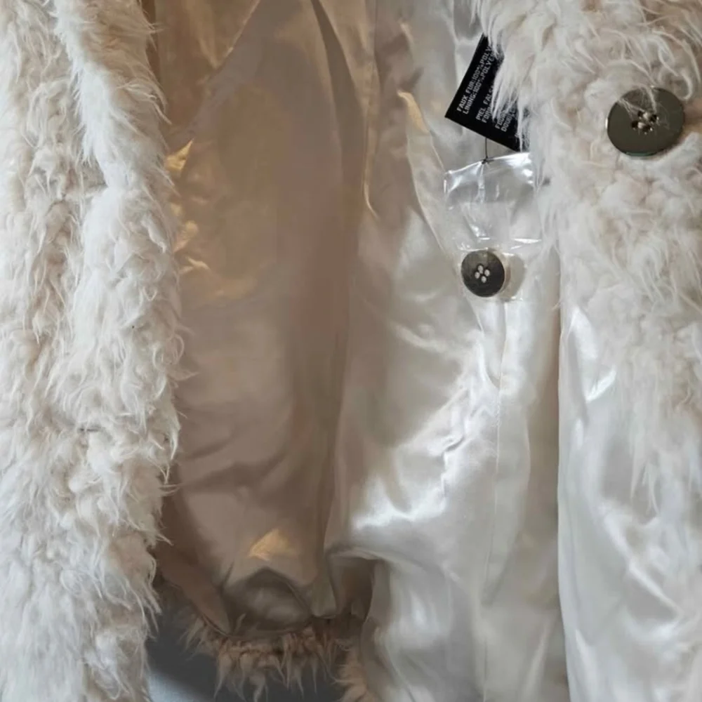 Guess Women's White Faux Fur Coat - Picture 4 of 4